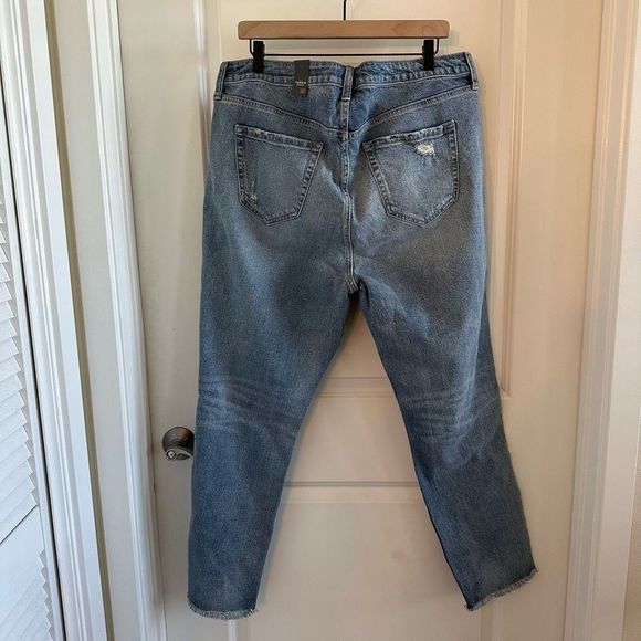 NWT Torrid Mom Straight Vintage Distressed Jean - Picture 5 of 12